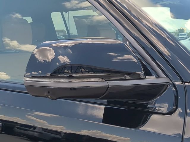 New 2026 High Gloss Black Exterior Paint Jeep Summit Reserve image 12