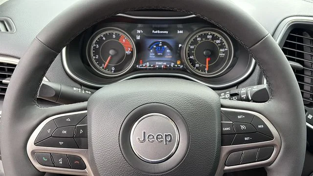 Certified Used 2022 White Jeep Latitude Lux image 12