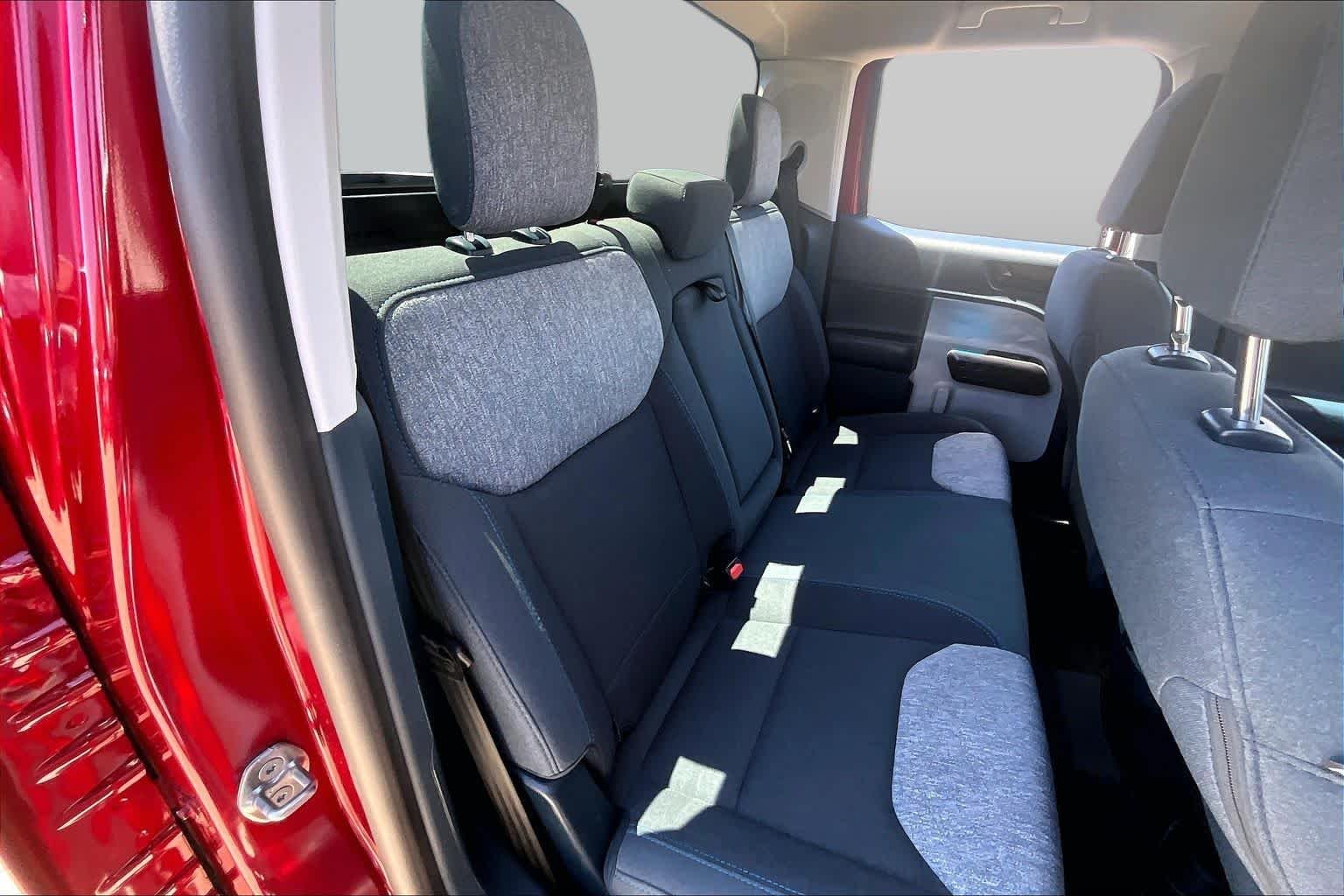 Used 2025 Ruby Red Metallic Tinted Clearcoat Ford XLT image 17