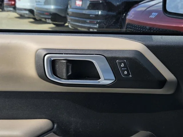 Used 2022 White Ford Wildtrak image 31