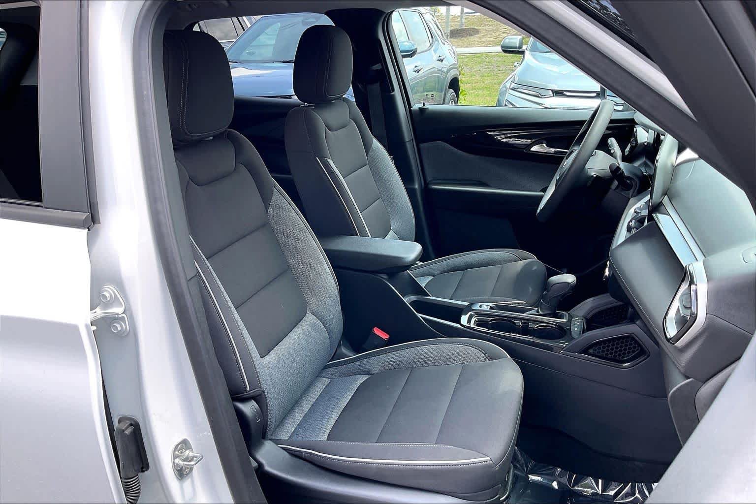2025 Chevrolet Trailblazer LS - Photo 8
