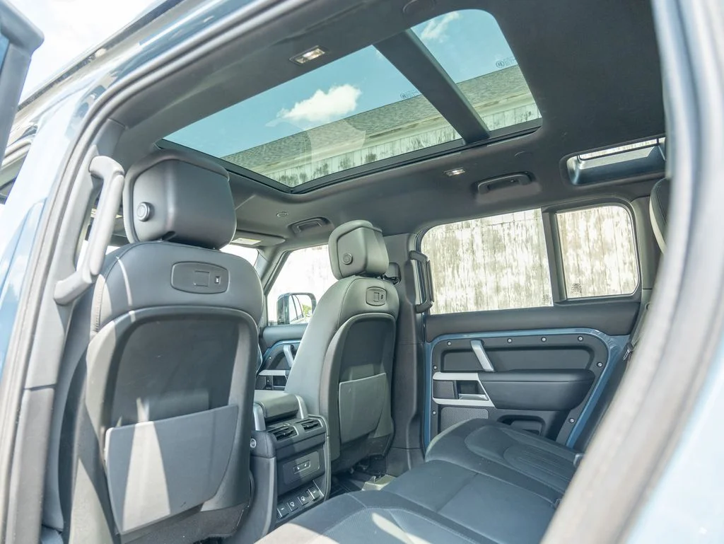 Used 2022 Blue Land Rover X-Dynamic HSE image 35