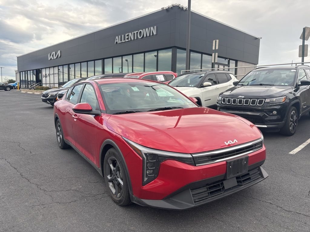 2025 Kia K4 LXS