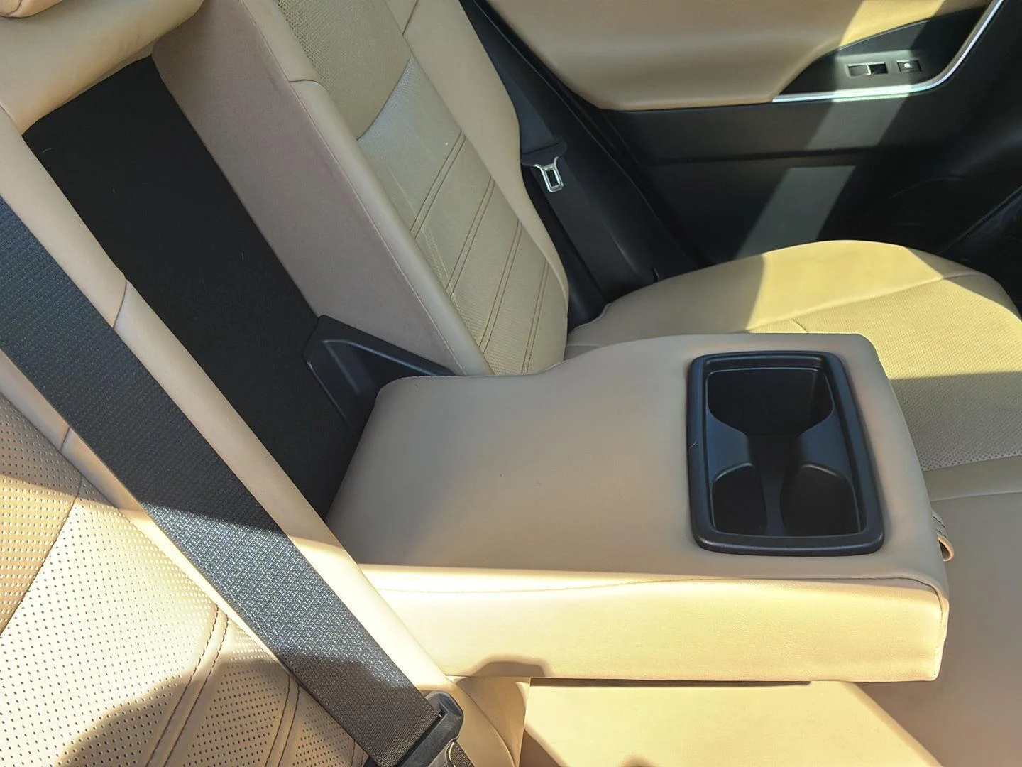 Used 2020 Blizzard Pearl Toyota Limited image 18