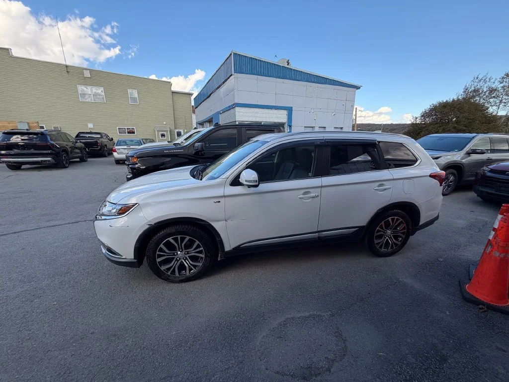 Used 2018 Mitsubishi Outlander GT with VIN JA4JZ4AX6JZ001559 for sale in Forest City, PA