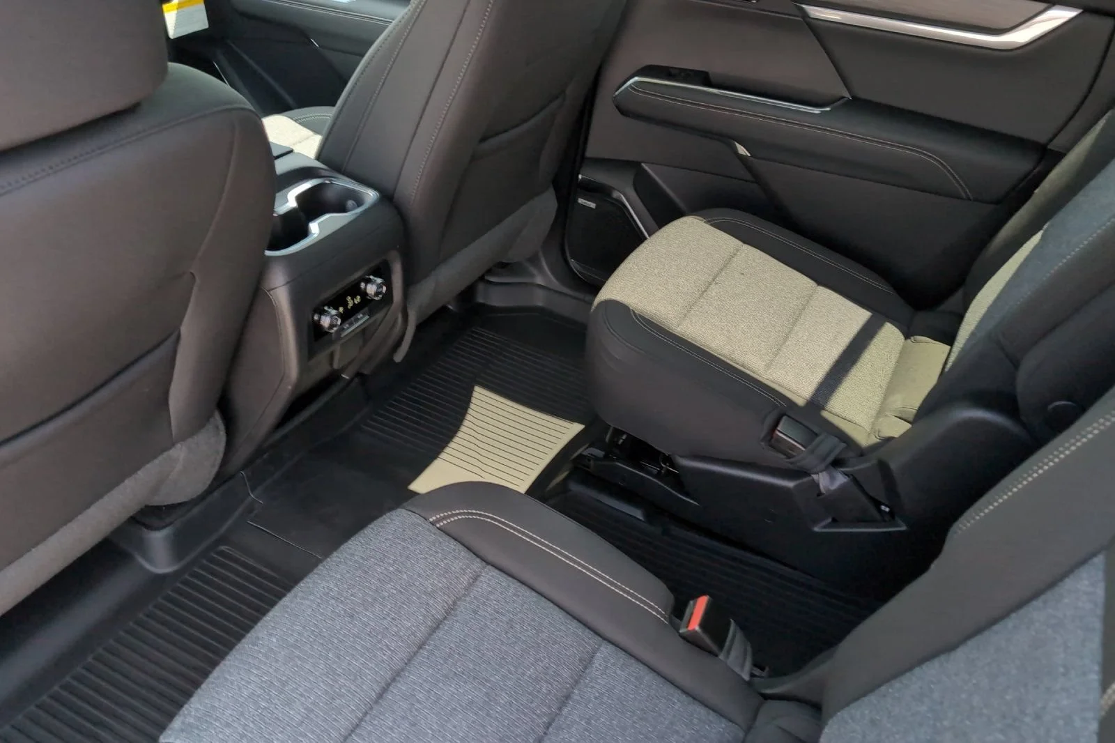 New 2026 Ebony Twilight Metallic GMC Elevation image 12