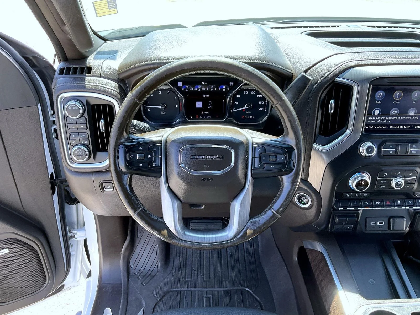 Used 2020 White GMC Denali image 11