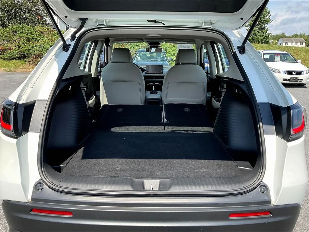 Used 2024 Platinum White Pearl Honda LX image 8