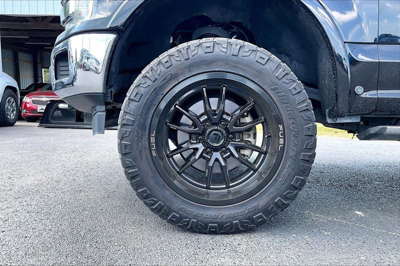 Used 2020 Agate Black Metallic Ford LARIAT image 2