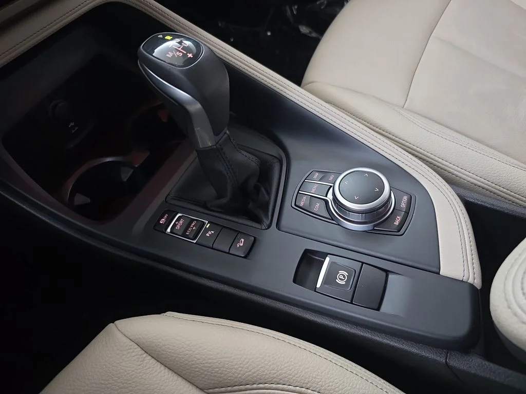 Used 2019 Mediterranean Blue Metallic BMW xDrive28i image 26