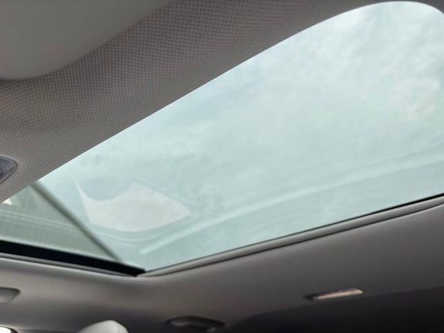 Used 2024 Cyber Gray Metallic Hyundai Limited image 3