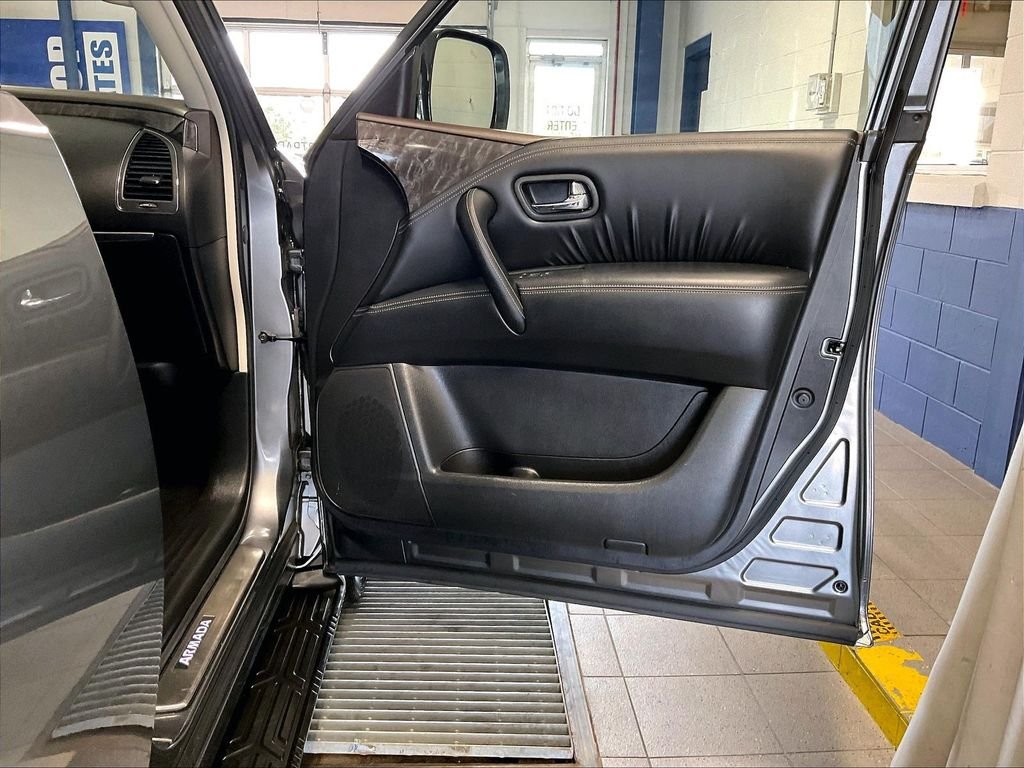 Used 2023 Gray Nissan Platinum image 12