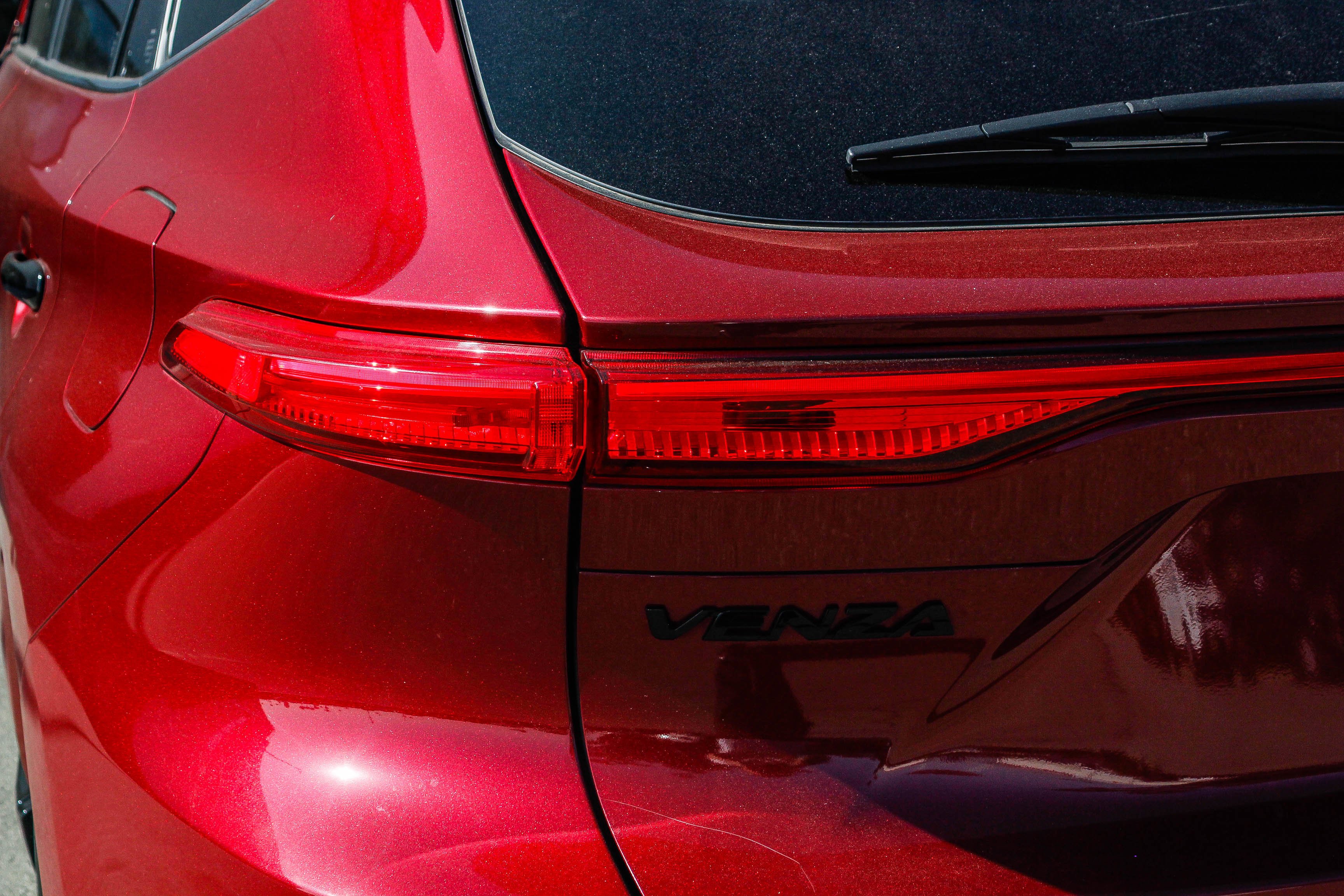 2024 Toyota Venza Nightshade - Photo 9