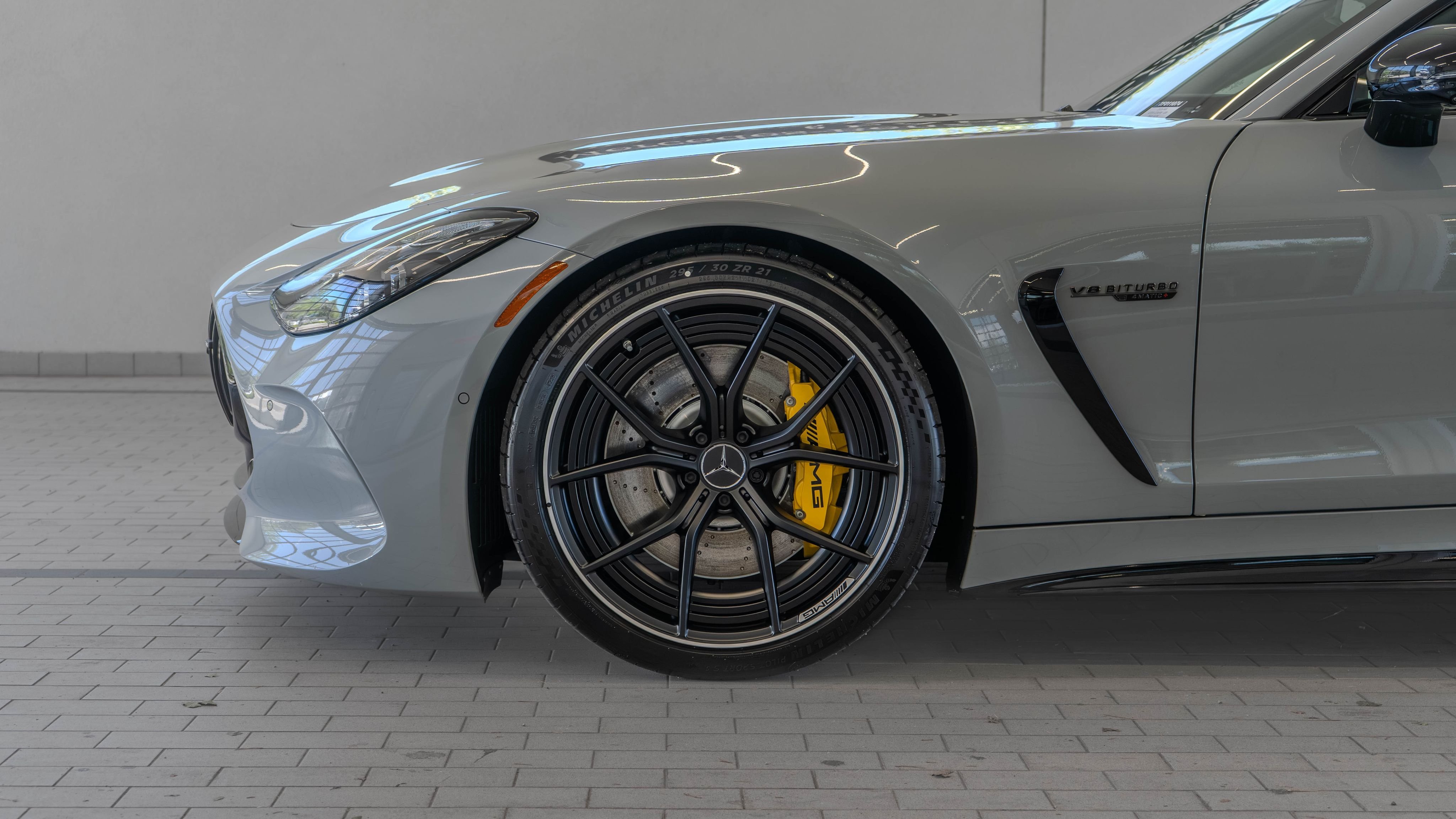 New 2026 MANUFAKTUR Alpine Grey Mercedes-Benz Base image 4