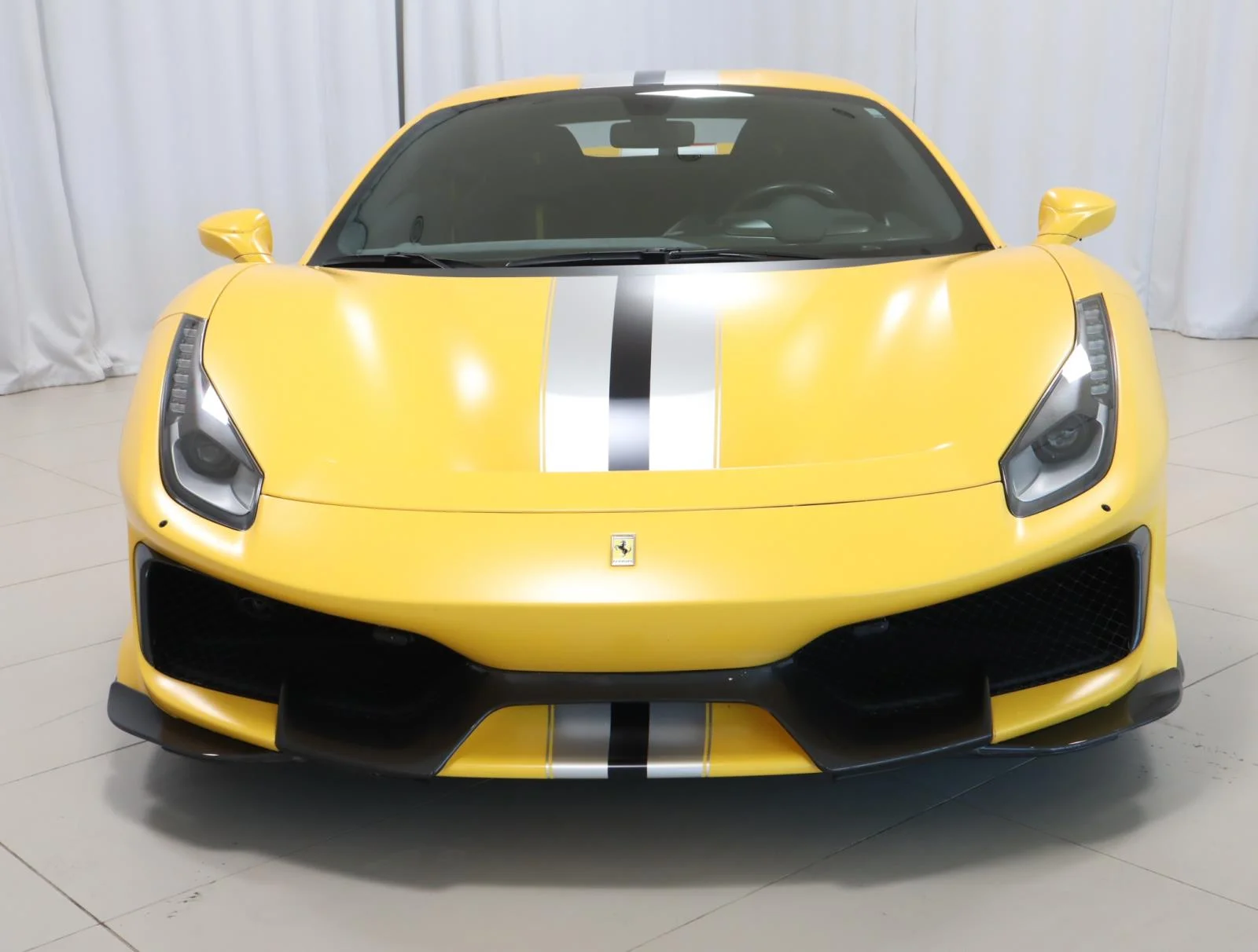 Used 2019 Giallo Modena Ferrari Coupe image 4