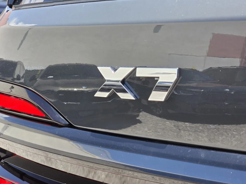 New 2027 Dravit Grey Metallic BMW M60i image 7