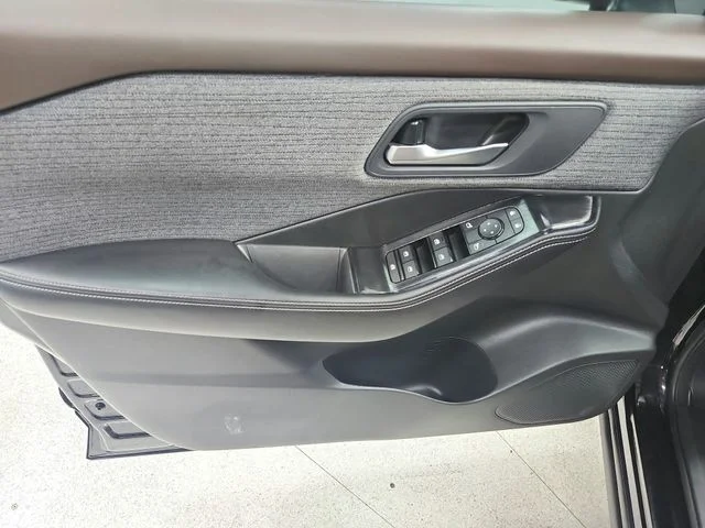 Used 2023 Black Nissan SV image 33