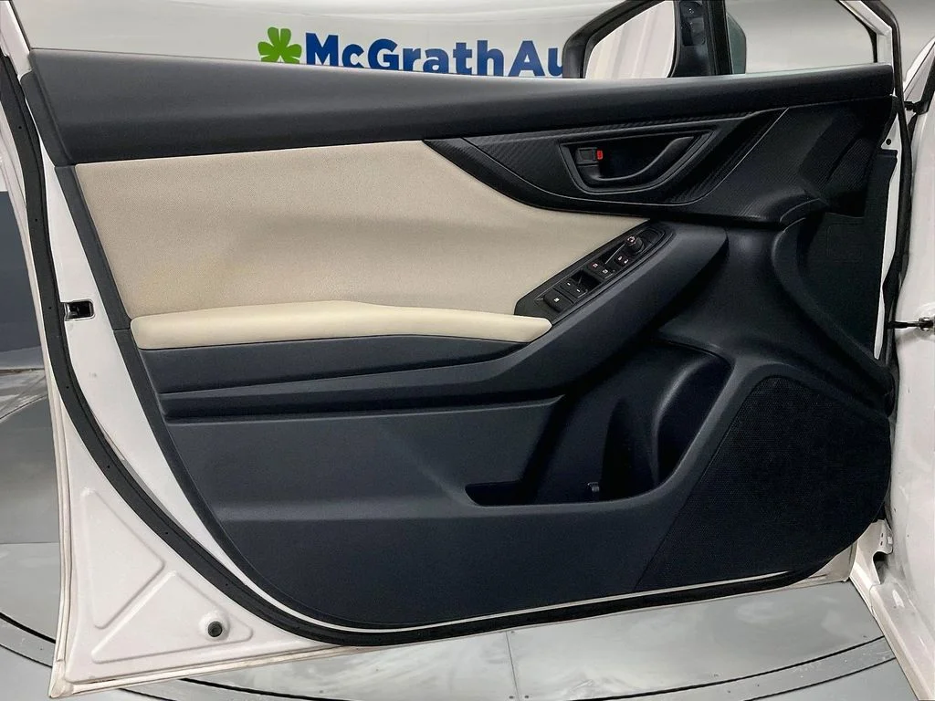 Used 2018 White Subaru 2.0i Premium image 28