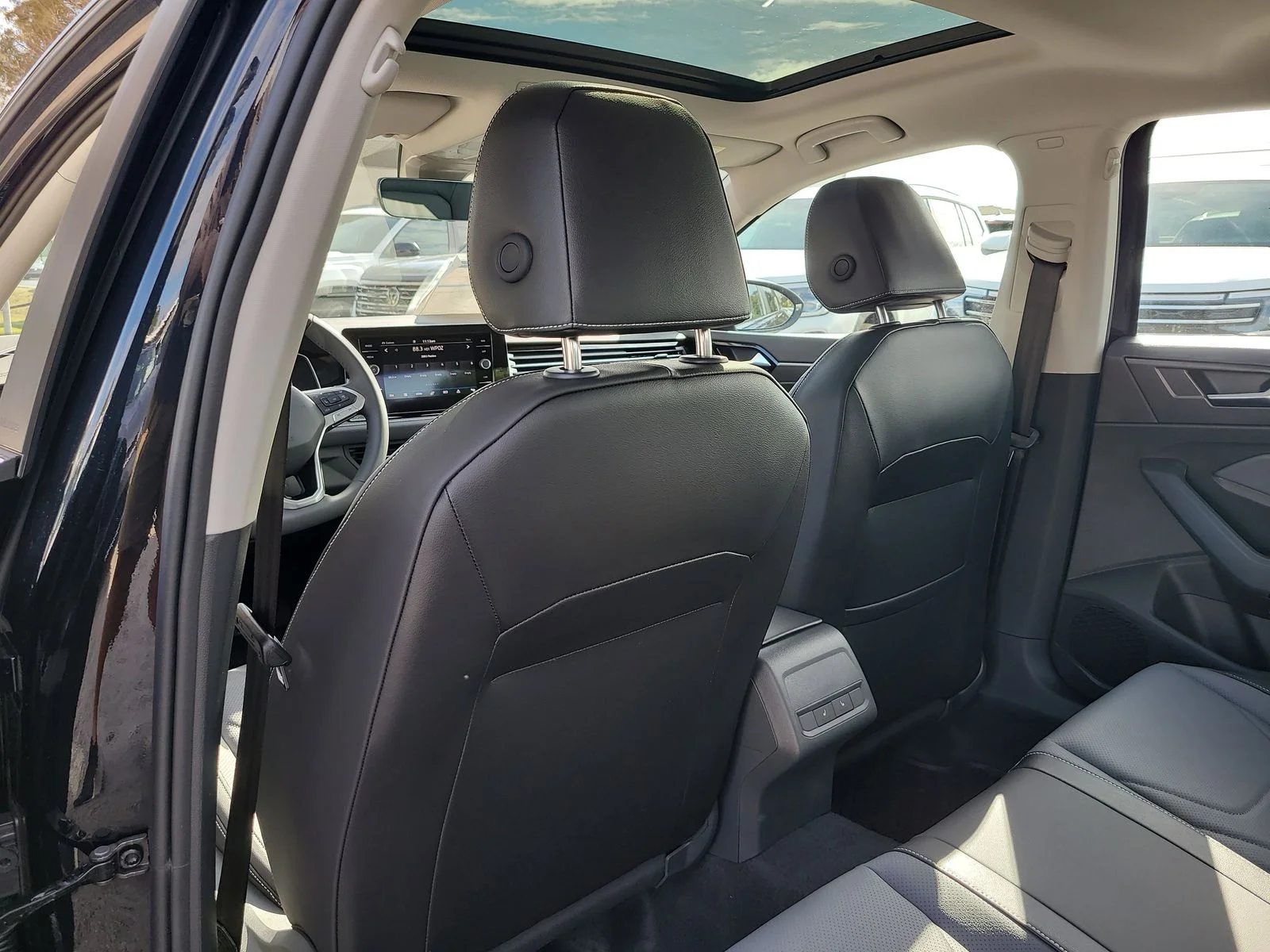 New 2026 Deep Black Pearl Volkswagen 1.5T SEL image 13