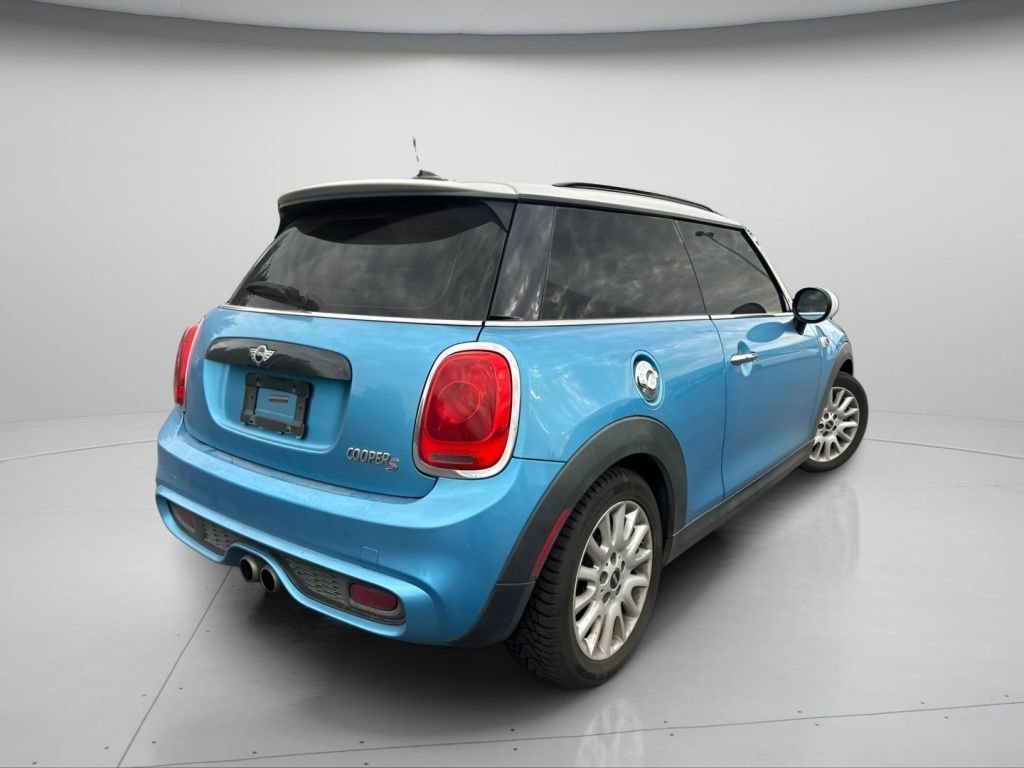 Used 2016 Electric Blue Metallic MINI Base image 4
