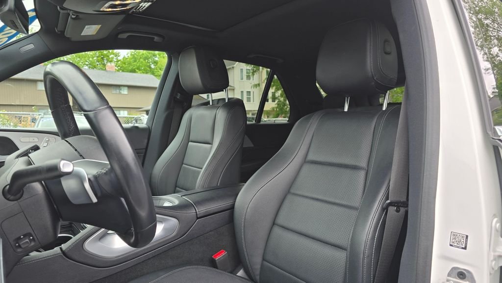 Used 2024 White Mercedes-Benz GLE 450e image 22