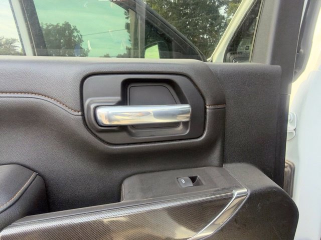 Used 2021 White GMC AT4 image 24