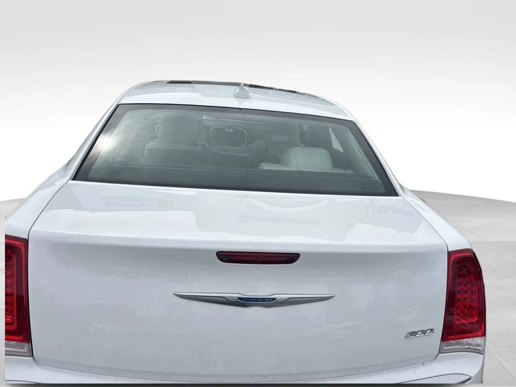 Used 2021 White Chrysler Touring image 13