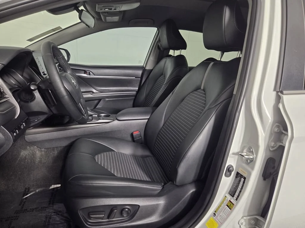 Used 2024 Ice Toyota SE image 10