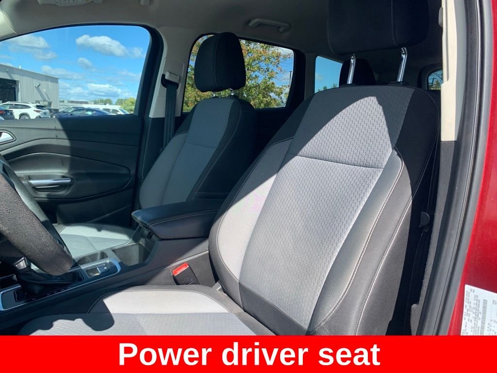 Used 2017 Red Ford SE image 9