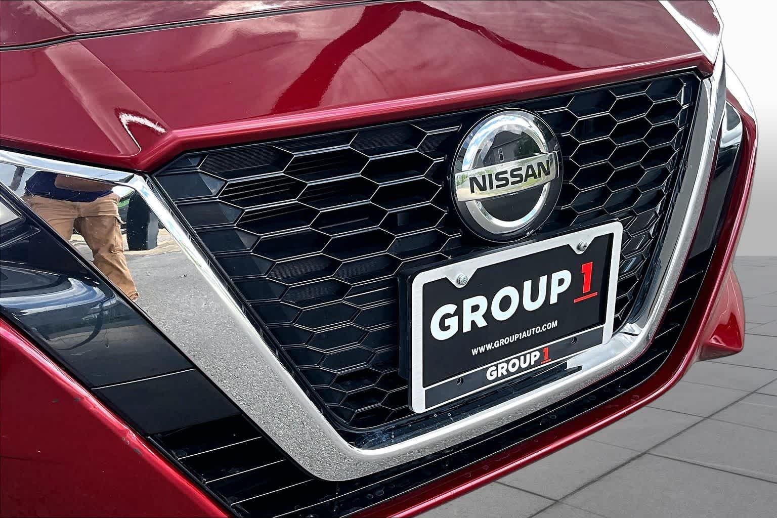 Used 2022 Scarlet Ember Tintcoat Nissan 2.5 SV image 58