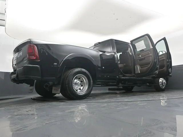 New 2026 Diamond Black Crystal Pearl-Coat Exterior Paint RAM Limited image 53