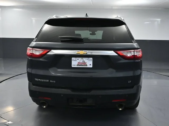 Used 2018 Gray Chevrolet 3LT image 4