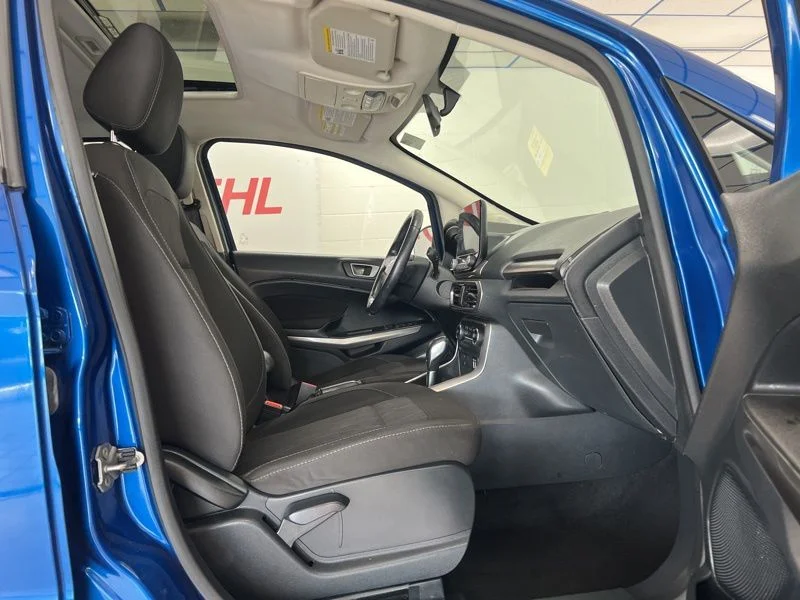 Used 2020 Blue Ford SE image 13