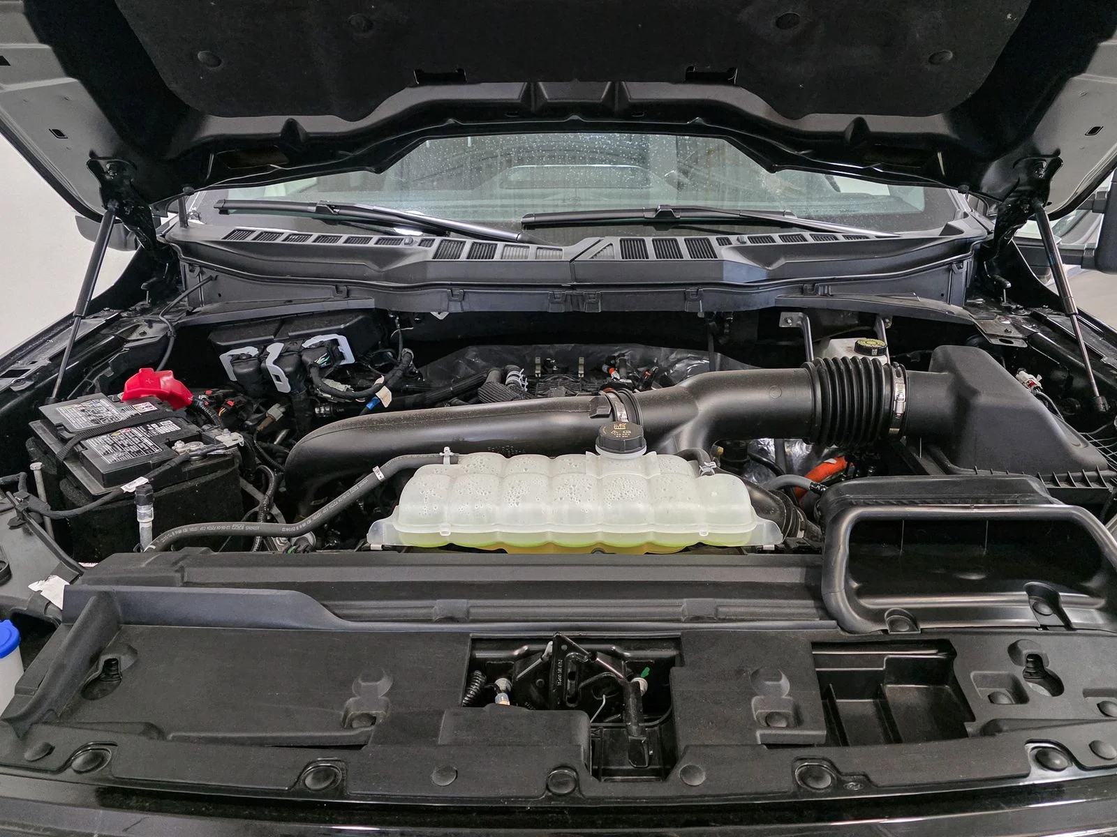 2025 Ford F-150 XLT - Photo 17