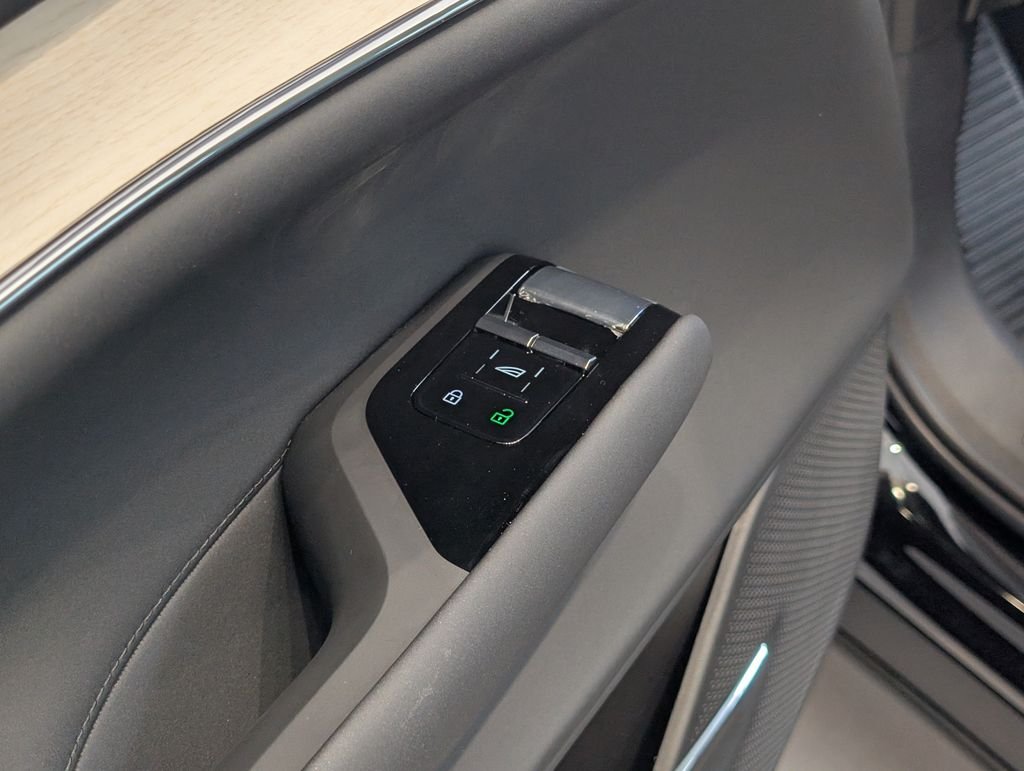 New 2026 Black Volvo Twin Motor Ultra image 15