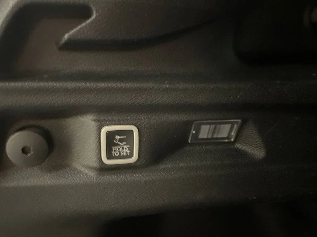 Used 2021 Silver Zynith Jeep Altitude image 8