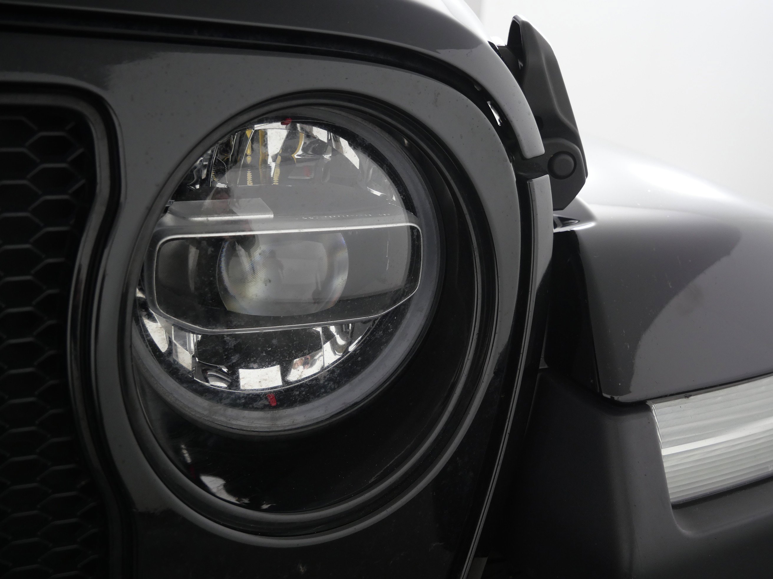 Used 2020 Black Clearcoat Jeep Sahara Altitude image 16