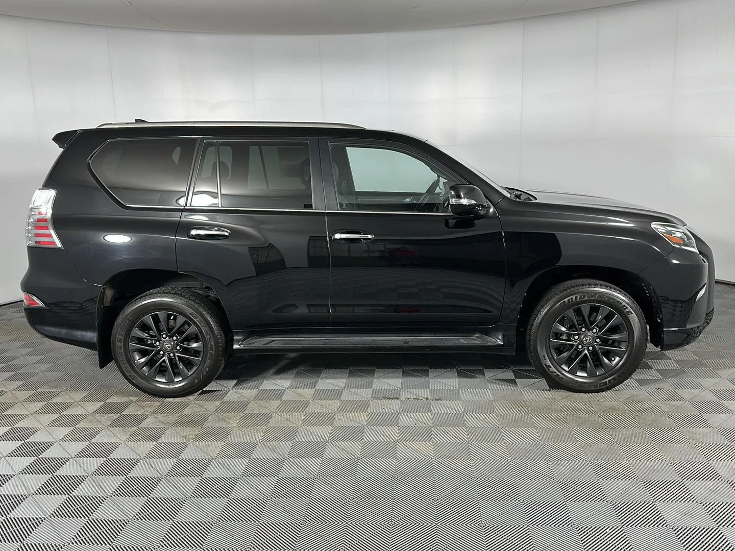 Used 2022 Nebula Gray Pearl Lexus GX 460 Premium image 12