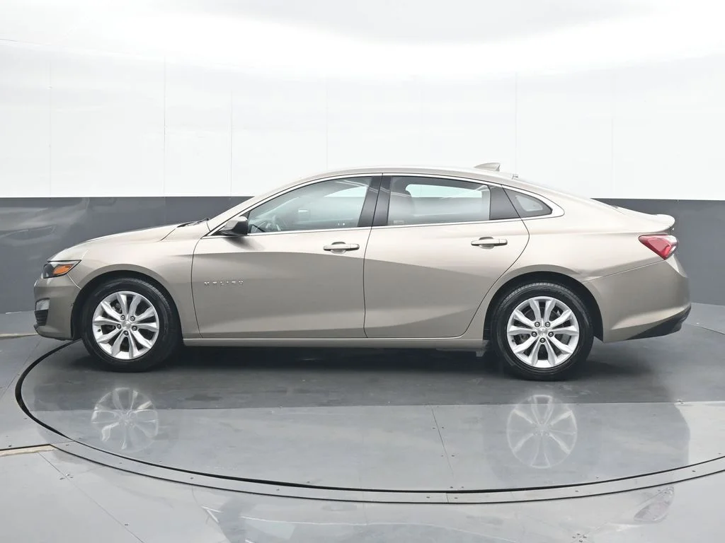 Used 2022 Gray Chevrolet LT image 3