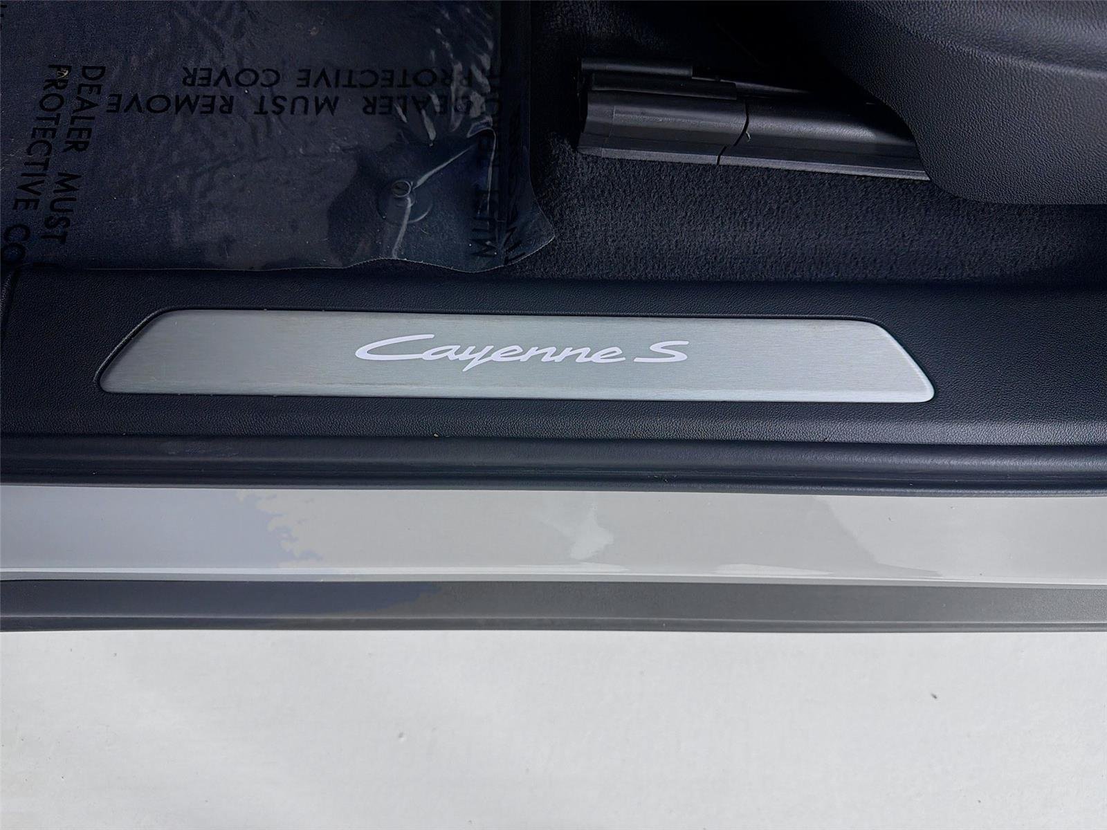 Used 2025 Chalk Porsche S E-Hybrid image 10