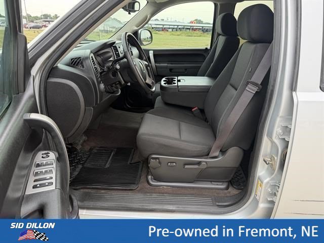 Used 2013 SILVER ICE METALLIC Chevrolet LT image 4