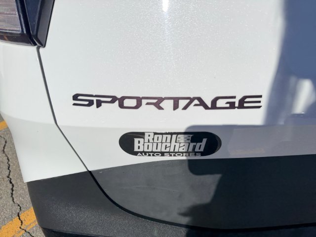 Used 2025 White Kia X-Line image 44