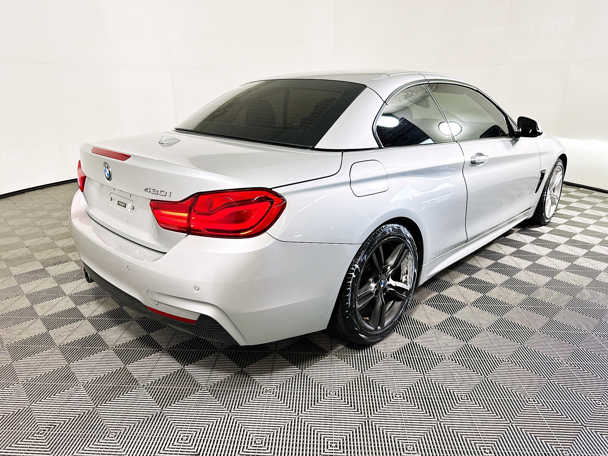 Used 2018 Glacier Silver Metallic BMW 430i image 3