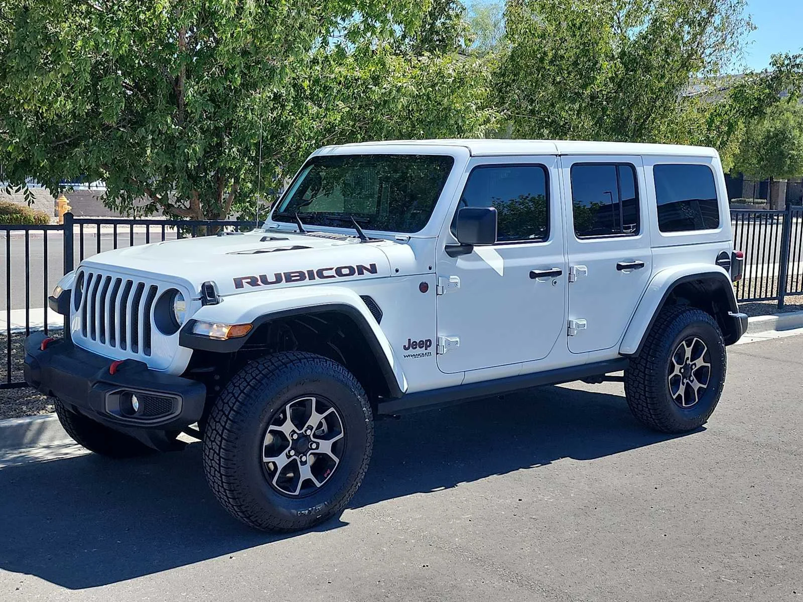 Used 2019 Bright White Clearcoat Jeep Rubicon image 4