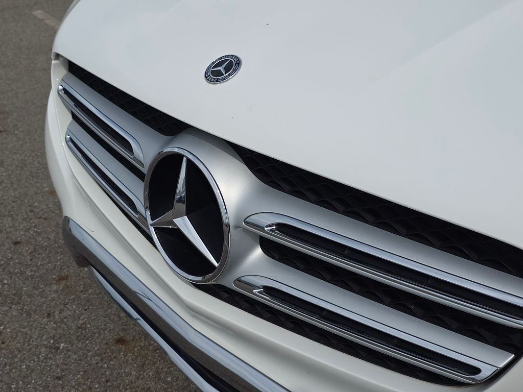 Used 2018 White Mercedes-Benz GLC 300 image 12