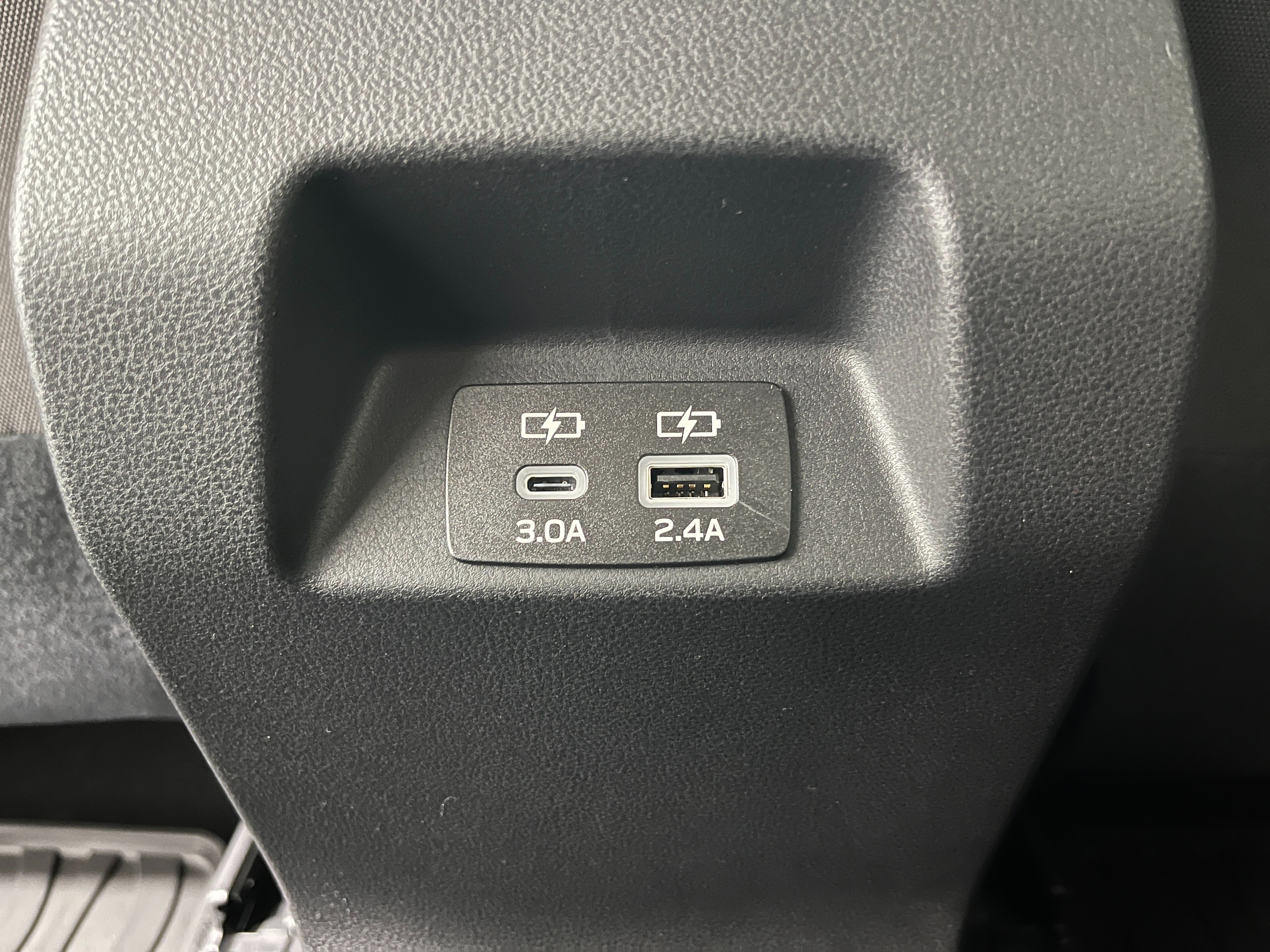 New 2026 CRYSTAL WHITE PEARL Subaru Premium image 26