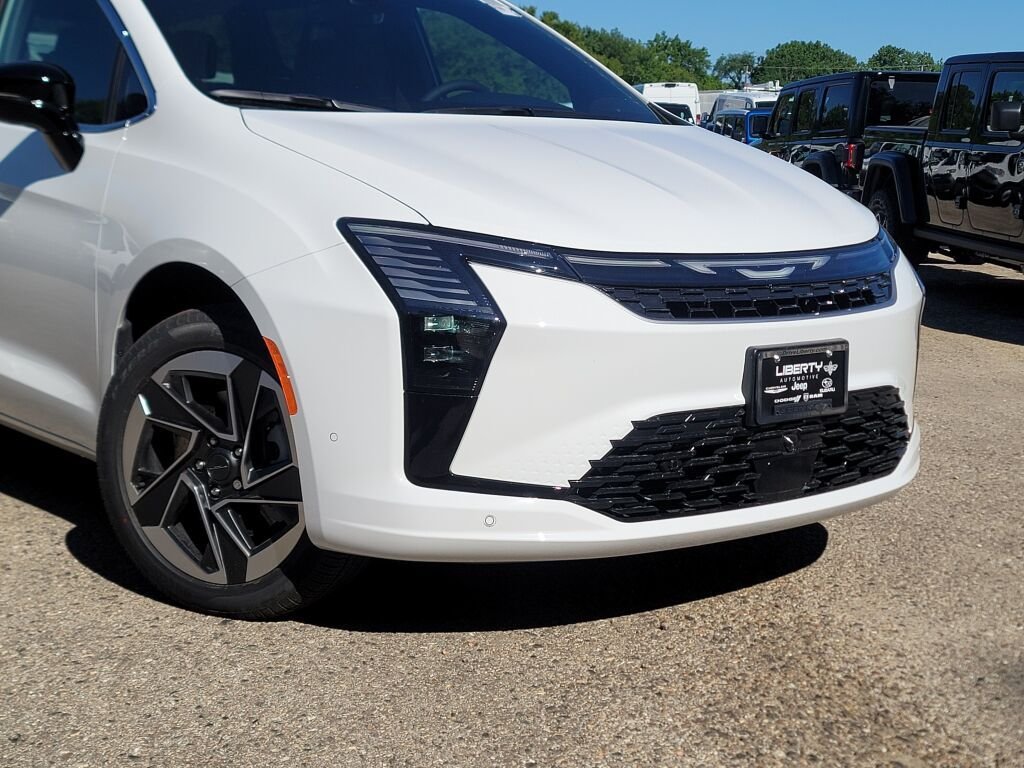 New 2027 Bright White Clear-Coat Exterior Paint Chrysler Limited image 2