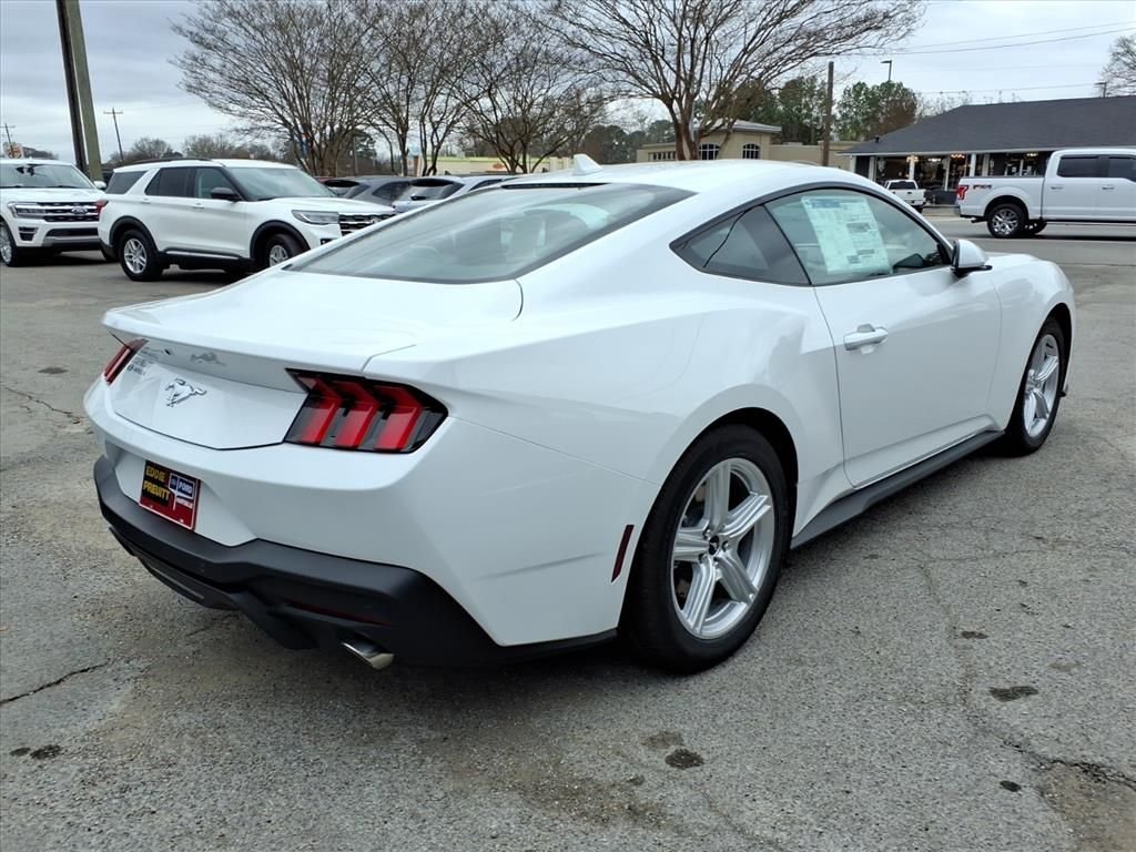 New 2026 Oxford White Ford EcoBoost® Fastback image 4