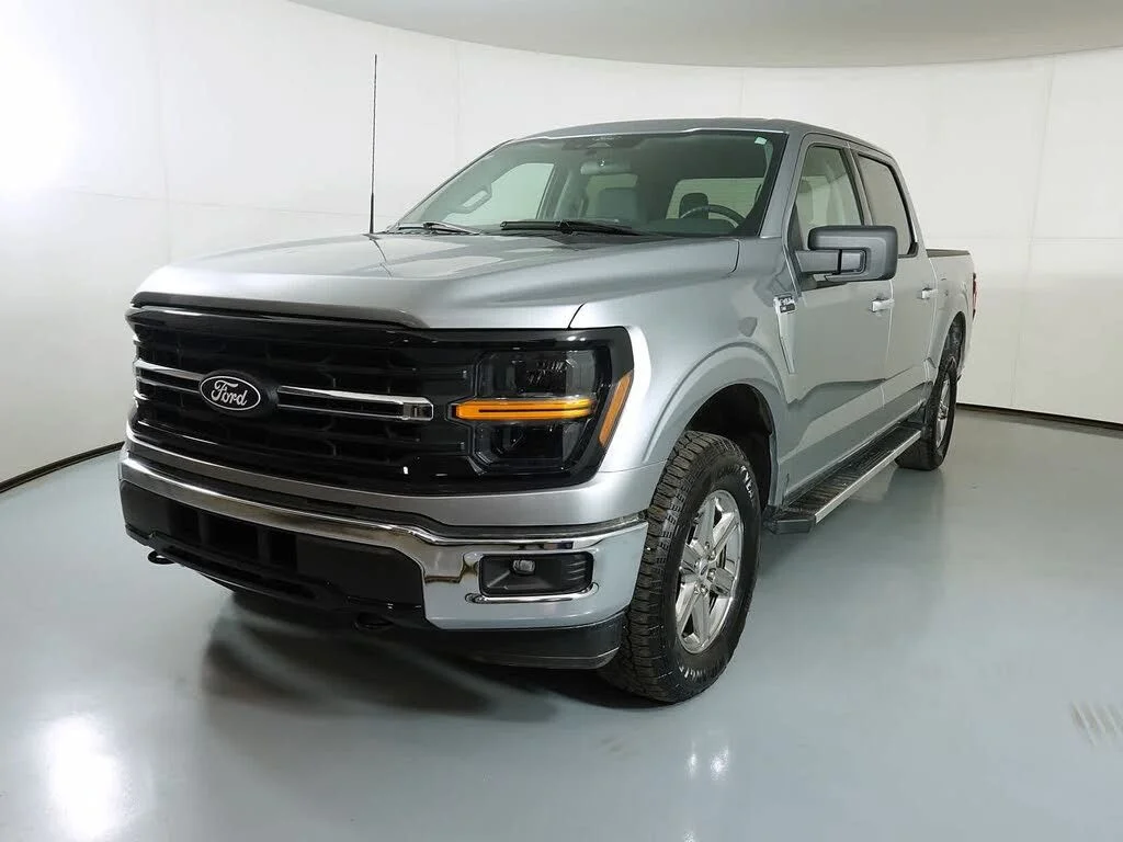 Used 2025 Silver Metallic Ford XLT image 7