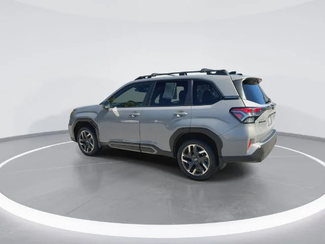 Used 2025 Beige Subaru Limited image 5
